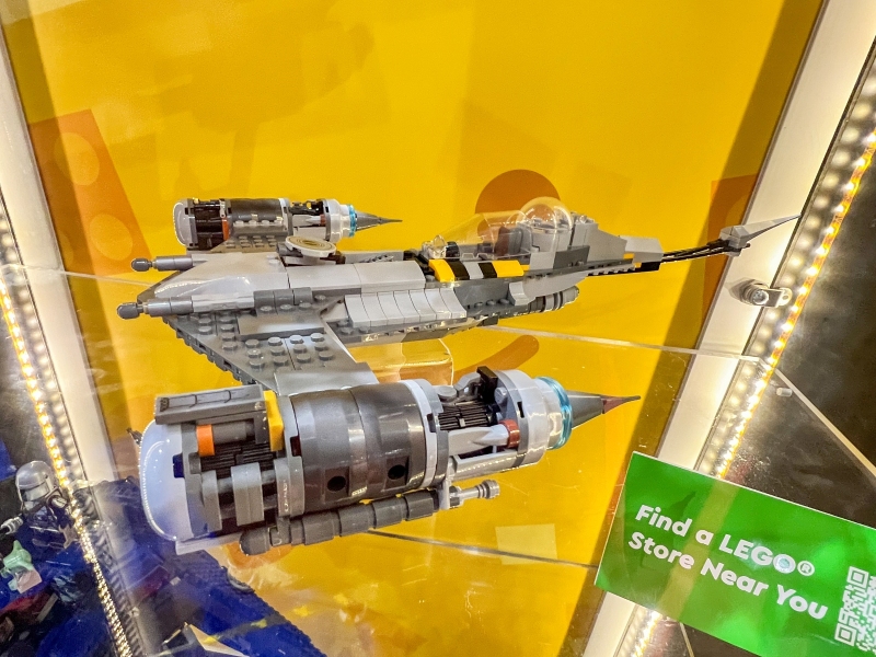 LEGO-Mandalorians-Starfighter-75325-2